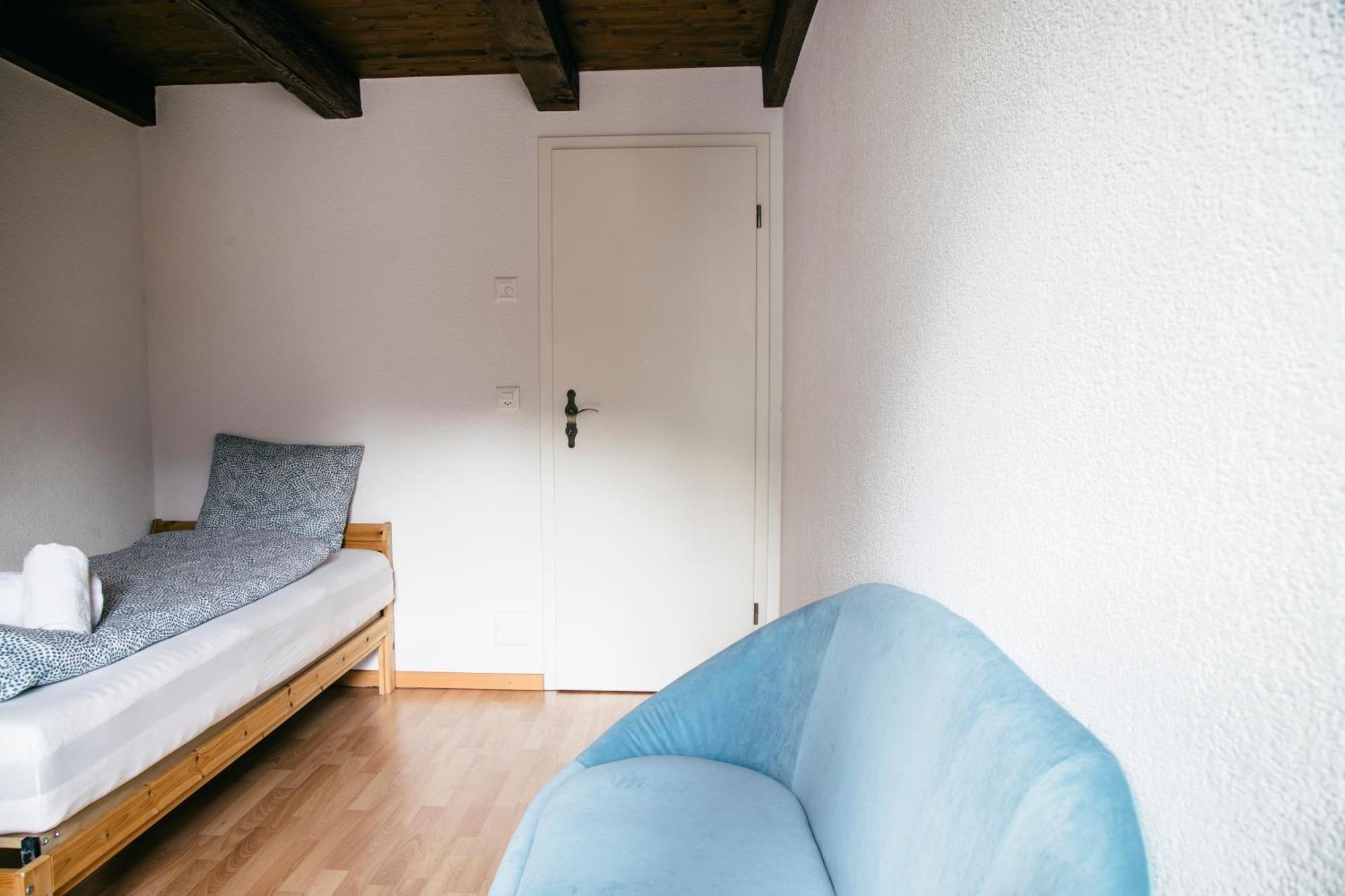 Nimbuzzz Apartments Unterseen Rum bild