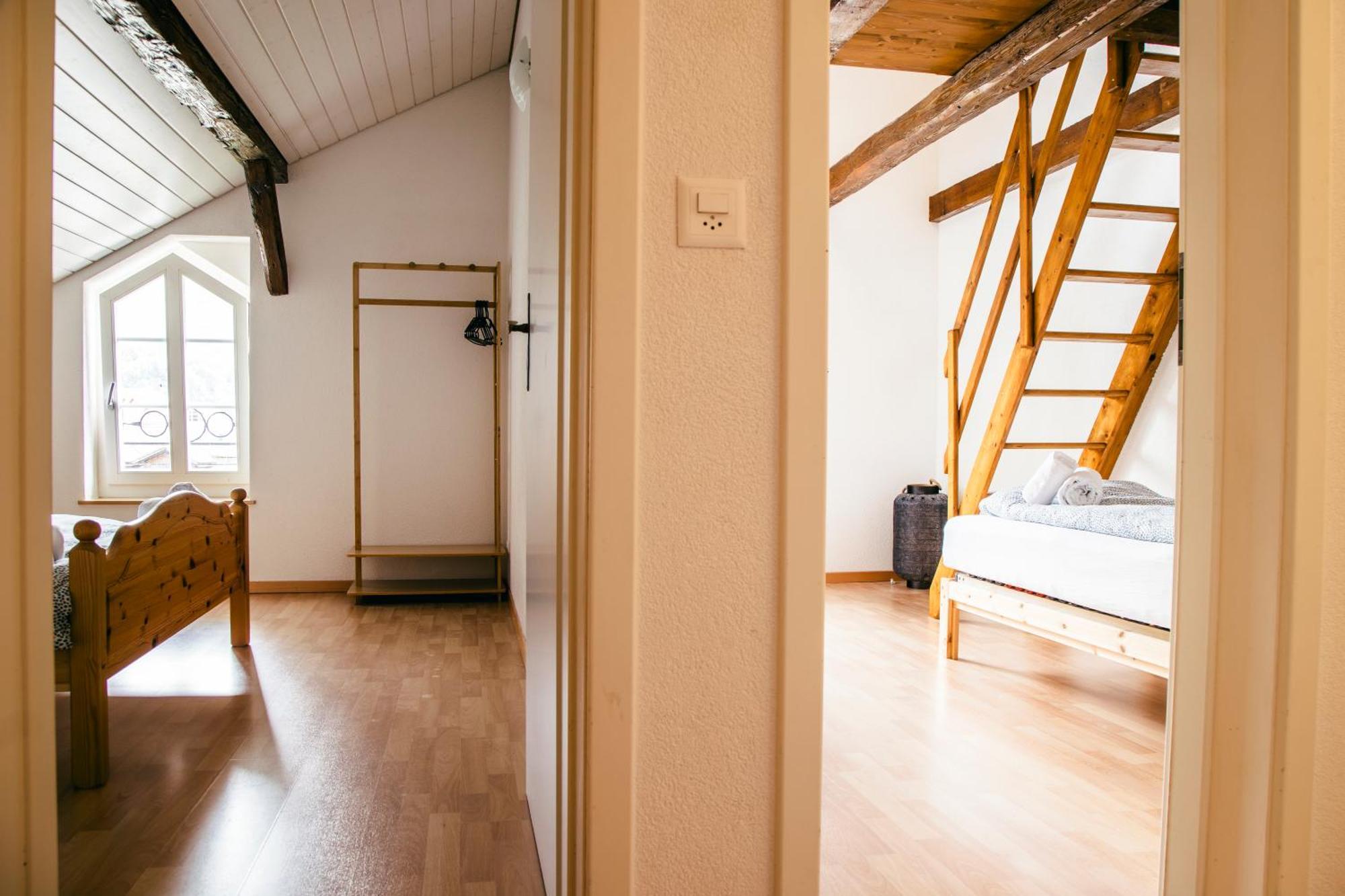 Nimbuzzz Apartments Unterseen Rum bild